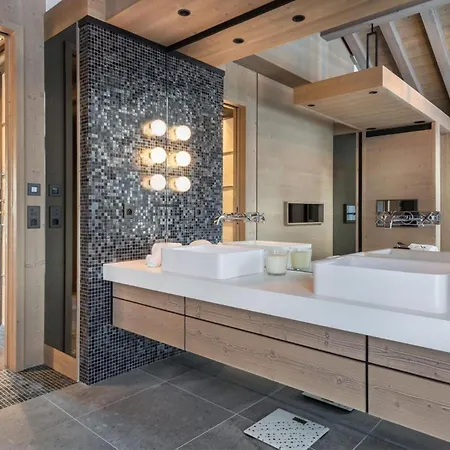 Luxury Chalet With Pool-jacuzzi Ferienhaus *